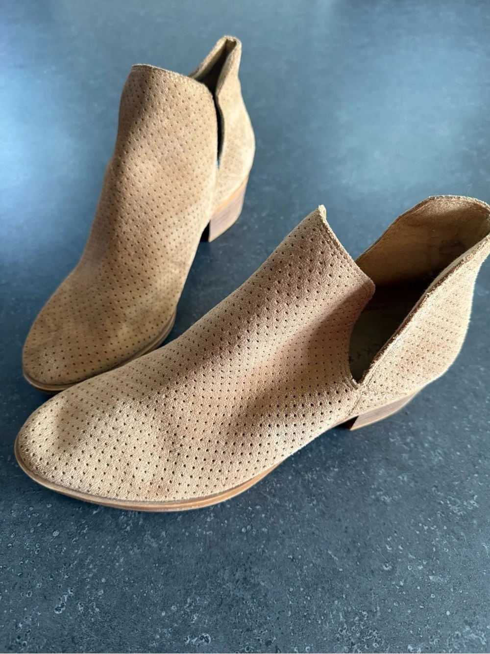 Lucky Brand Tan Suede Perforated Cutout Ankle Booties Western Boho